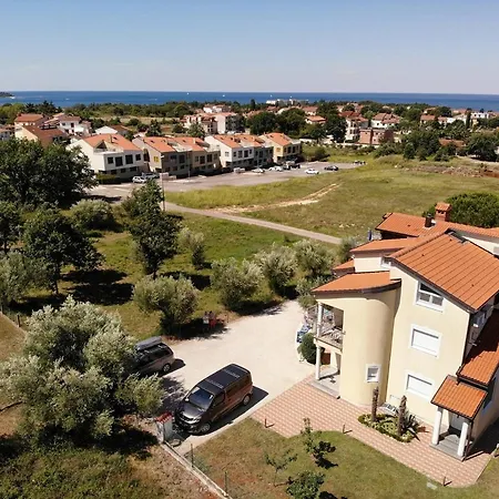 House Tomic For Max 22 Persons Maj 3*