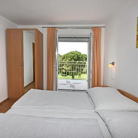 House Tomic For Max 22 Persons Maj Guest house