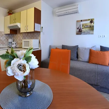 House Tomic For Max 22 Persons Maj Guest house 3*