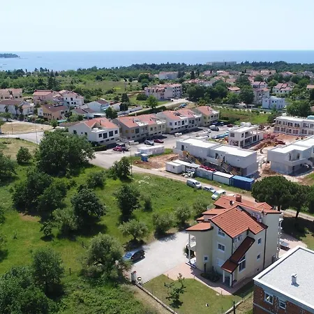 House Tomic For Max 22 Persons Maj 3*