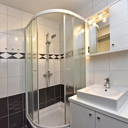 House Tomic For Max 22 Persons Maj Guest house 3*