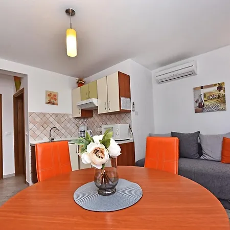 House Tomic For Max 22 Persons Maj 3*