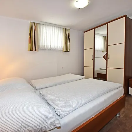 Guest house House Tomic For Max 22 Persons Maj Porec