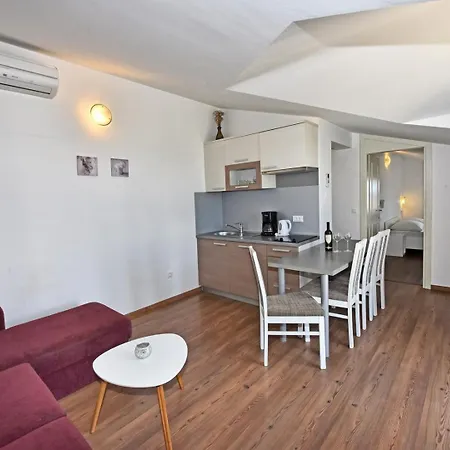 House Tomic For Max 22 Persons Maj 3*