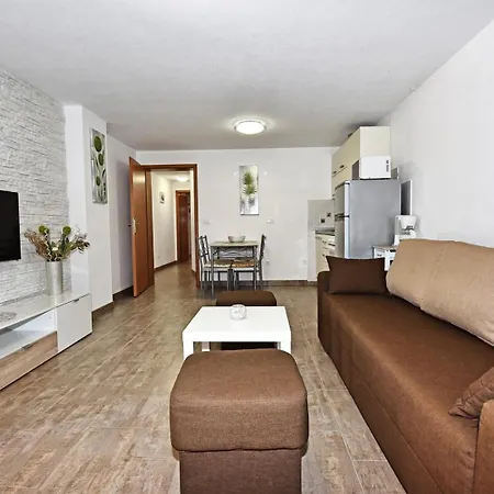 House Tomic For Max 22 Persons Maj Porec