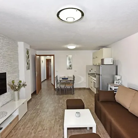 House Tomic For Max 22 Persons Maj Guest house Porec