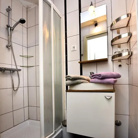 Guest house House Tomic For Max 22 Persons Maj