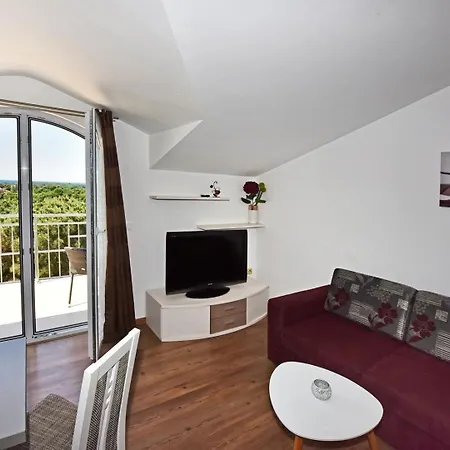 House Tomic For Max 22 Persons Maj