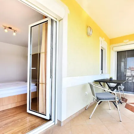 Pensjonat House Tomic For Max 22 Persons Maj 3*
