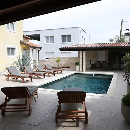 House Tomic For Max 22 Persons Maj 3*