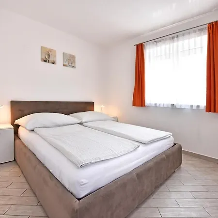 House Tomic For Max 22 Persons Maj Πόρετς
