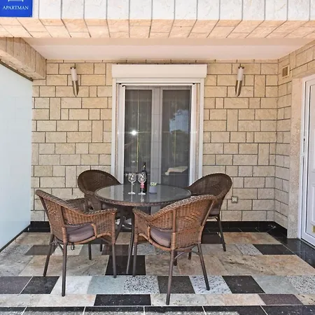 House Tomic For Max 22 Persons Maj Πανσιόν Πόρετς